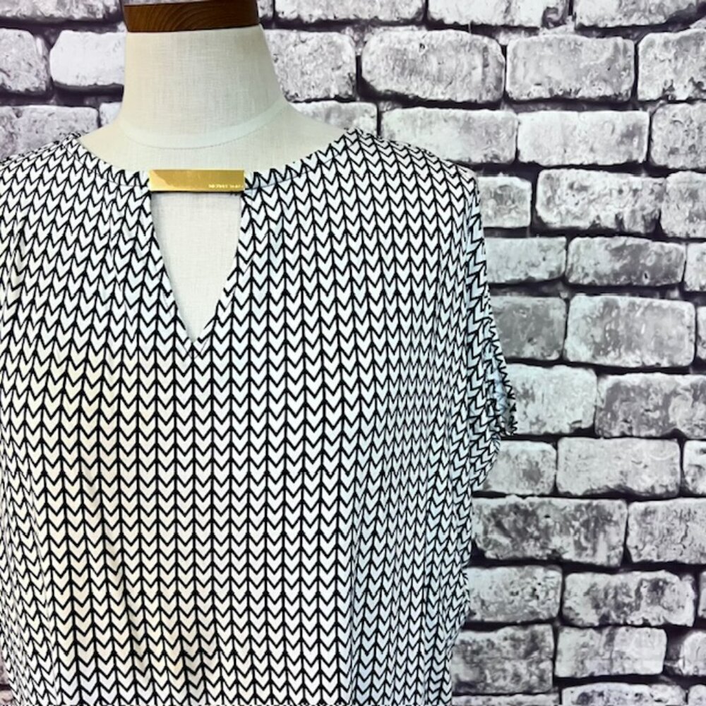 Michael Kors Black & White Sleeveless Blouse Size S - Picture 2 of 8